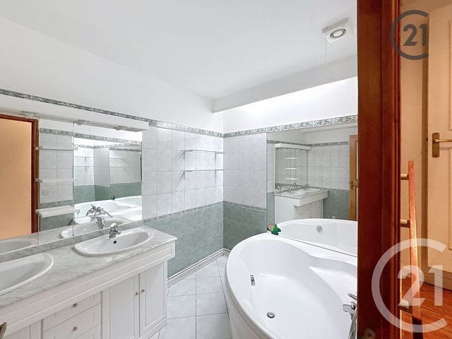 Appartement F2 à louer - 2 pièces - 72.0 m2 - SENS - 89 - BOURGOGNE - Century 21 Martinot Immobilier