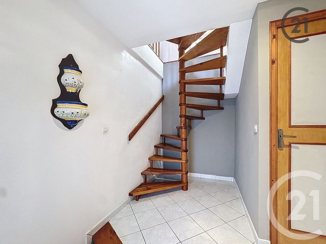 Appartement F2 à louer - 2 pièces - 72.0 m2 - SENS - 89 - BOURGOGNE - Century 21 Martinot Immobilier