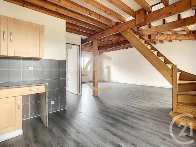 Appartement F4 à louer - 4 pièces - 69.5 m2 - PONT SUR YONNE - 89 - BOURGOGNE - Century 21 Martinot Immobilier