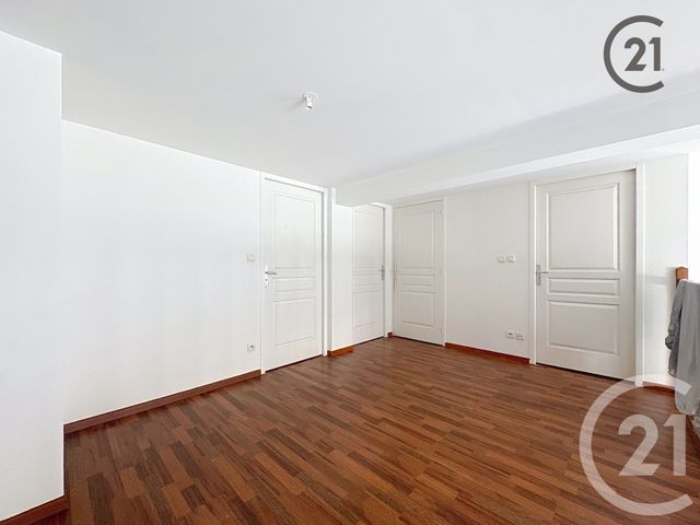 Appartement F4 à louer - 4 pièces - 99.0 m2 - SENS - 89 - BOURGOGNE - Century 21 Martinot Immobilier