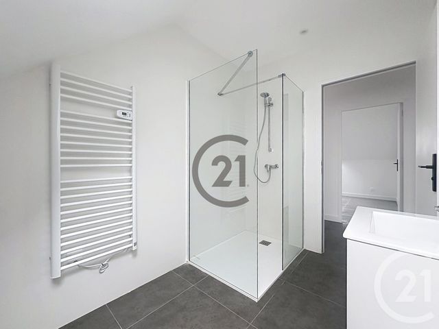 Appartement à louer - 4 pièces - 100.98 m2 - ST CLEMENT - 89 - BOURGOGNE - Century 21 Martinot Immobilier