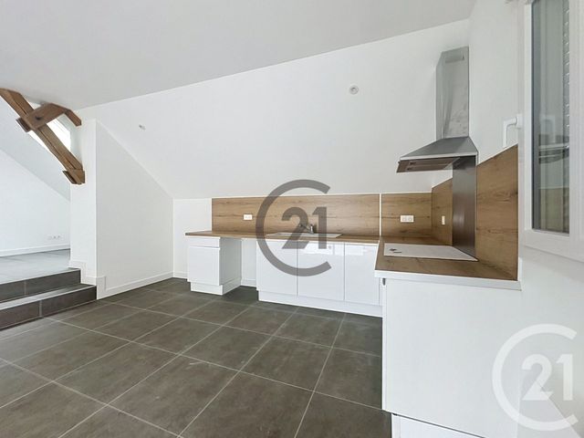 Appartement à louer - 4 pièces - 100.98 m2 - ST CLEMENT - 89 - BOURGOGNE - Century 21 Martinot Immobilier