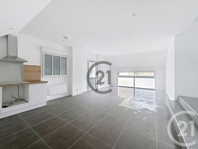 Appartement à louer - 4 pièces - 100.98 m2 - ST CLEMENT - 89 - BOURGOGNE - Century 21 Martinot Immobilier