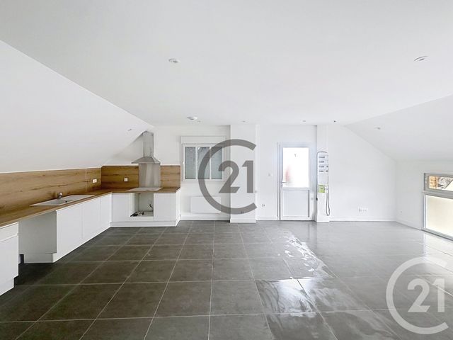 Appartement à louer - 4 pièces - 100.98 m2 - ST CLEMENT - 89 - BOURGOGNE - Century 21 Martinot Immobilier