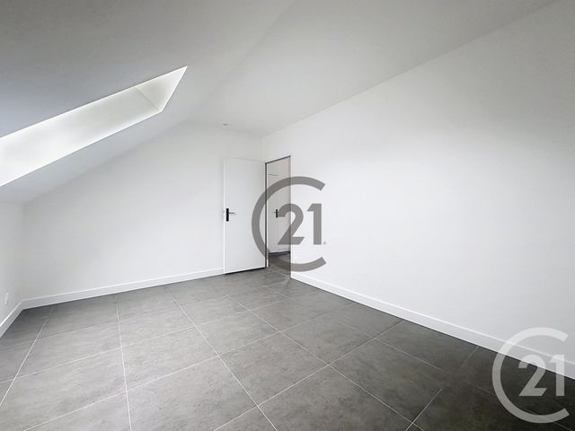Appartement à louer - 4 pièces - 100.98 m2 - ST CLEMENT - 89 - BOURGOGNE - Century 21 Martinot Immobilier