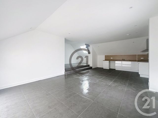 Appartement à louer - 4 pièces - 100.98 m2 - ST CLEMENT - 89 - BOURGOGNE - Century 21 Martinot Immobilier