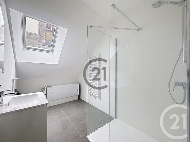 Appartement à louer - 4 pièces - 100.98 m2 - ST CLEMENT - 89 - BOURGOGNE - Century 21 Martinot Immobilier