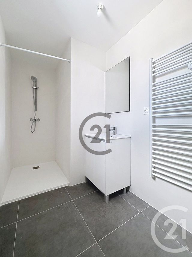 Appartement à louer - 3 pièces - 66.59 m2 - ST CLEMENT - 89 - BOURGOGNE - Century 21 Martinot Immobilier