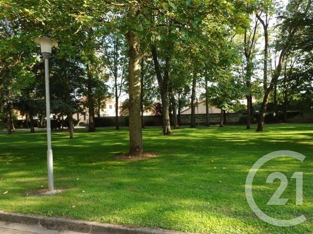 Appartement F1 à louer - 1 pièce - 34.0 m2 - SENS - 89 - BOURGOGNE - Century 21 Martinot Immobilier