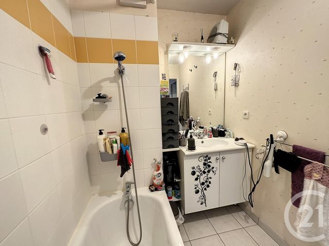 Appartement F2 à vendre - 2 pièces - 47.58 m2 - VILLENEUVE SUR YONNE - 89 - BOURGOGNE - Century 21 Martinot Immobilier