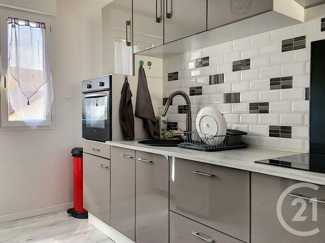 Appartement F3 à louer - 3 pièces - 67.1 m2 - SENS - 89 - BOURGOGNE - Century 21 Martinot Immobilier