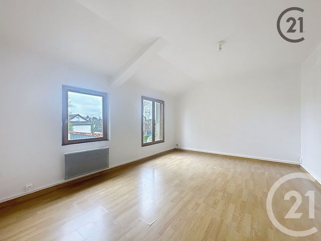 Appartement F3 à louer - 3 pièces - 65.0 m2 - VILLENEUVE SUR YONNE - 89 - BOURGOGNE - Century 21 Martinot Immobilier