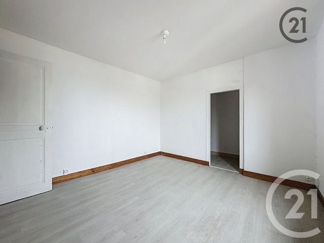 Appartement F3 à louer - 3 pièces - 65.0 m2 - VILLENEUVE SUR YONNE - 89 - BOURGOGNE - Century 21 Martinot Immobilier