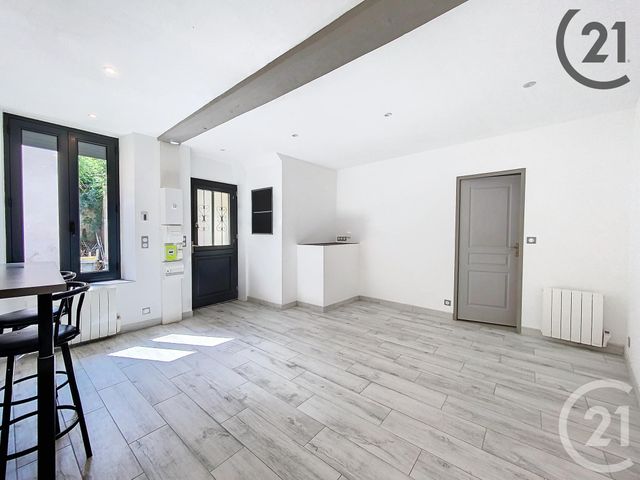 Appartement Studio à louer - 1 pièce - 27.0 m2 - SENS - 89 - BOURGOGNE - Century 21 Martinot Immobilier