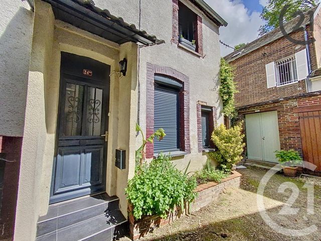 Appartement Studio à louer - 1 pièce - 27.0 m2 - SENS - 89 - BOURGOGNE - Century 21 Martinot Immobilier