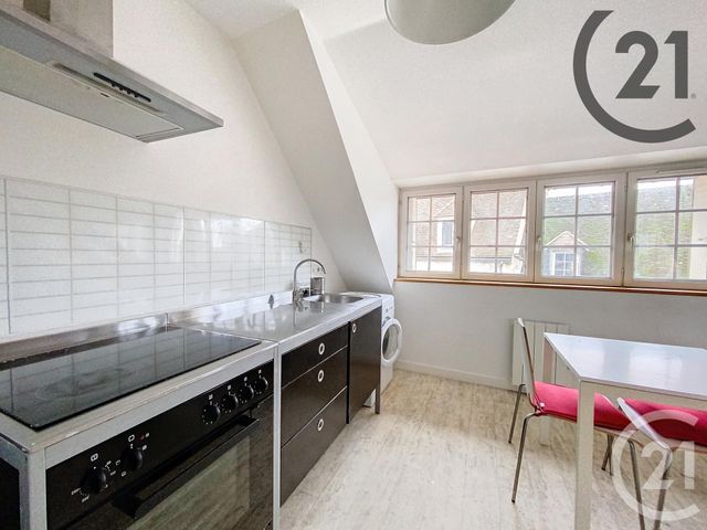 Appartement F1 à louer - 1 pièce - 28.0 m2 - SENS - 89 - BOURGOGNE - Century 21 Martinot Immobilier