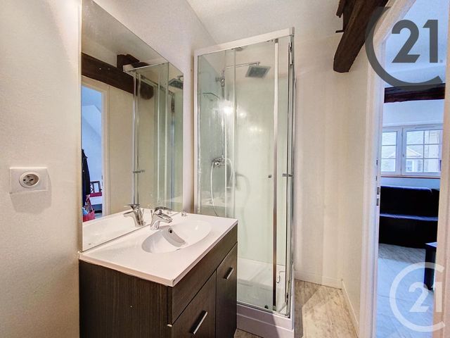 Appartement F1 à louer - 1 pièce - 28.0 m2 - SENS - 89 - BOURGOGNE - Century 21 Martinot Immobilier