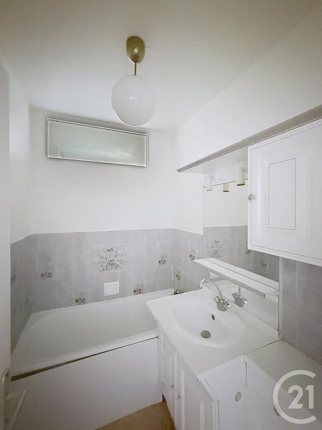 Appartement F3 à vendre - 3 pièces - 64.3 m2 - SENS - 89 - BOURGOGNE - Century 21 Martinot Immobilier