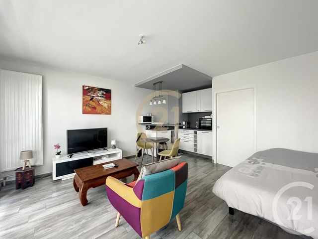 Appartement F1 à louer - 1 pièce - 30.0 m2 - SENS - 89 - BOURGOGNE - Century 21 Martinot Immobilier