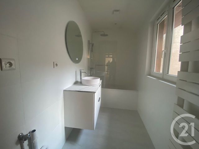 Appartement à louer - 2 pièces - 45.2 m2 - SENS - 89 - BOURGOGNE - Century 21 Martinot Immobilier