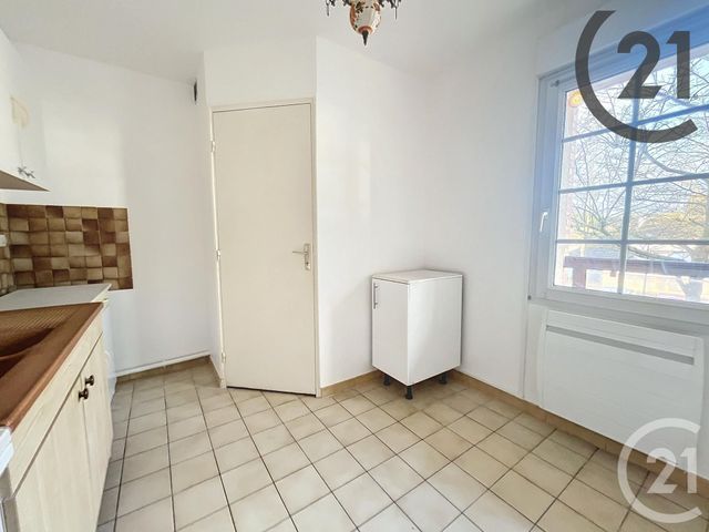 Appartement à louer - 2 pièces - 49.03 m2 - ST VALERIEN - 89 - BOURGOGNE - Century 21 Martinot Immobilier