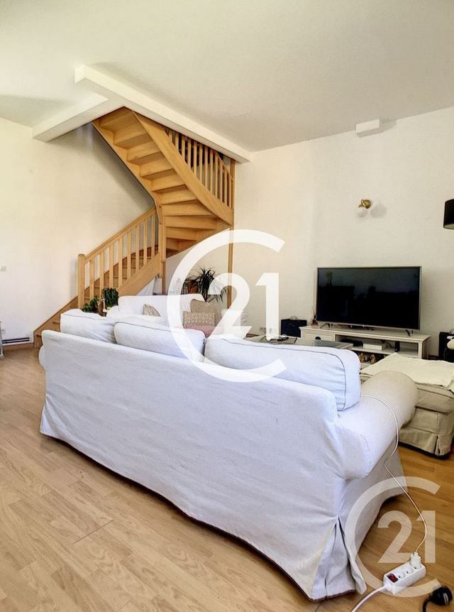 Appartement Duplex à louer - 2 pièces - 71.0 m2 - PASSY - 89 - BOURGOGNE - Century 21 Martinot Immobilier