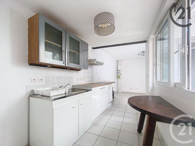 Appartement F3 à louer - 3 pièces - 45.0 m2 - SENS - 89 - BOURGOGNE - Century 21 Martinot Immobilier