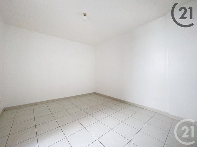 Appartement F3 à louer - 3 pièces - 45.0 m2 - SENS - 89 - BOURGOGNE - Century 21 Martinot Immobilier