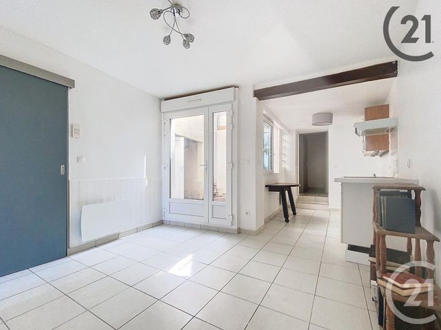 Appartement F3 à louer - 3 pièces - 45.0 m2 - SENS - 89 - BOURGOGNE - Century 21 Martinot Immobilier