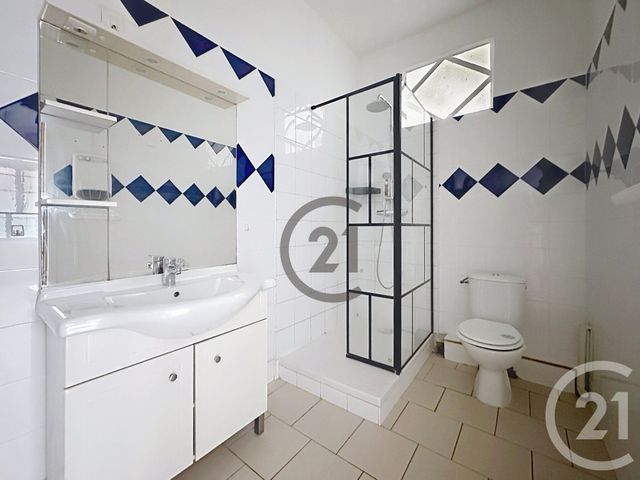 Appartement à louer - 2 pièces - 46.26 m2 - VILLENEUVE SUR YONNE - 89 - BOURGOGNE - Century 21 Martinot Immobilier