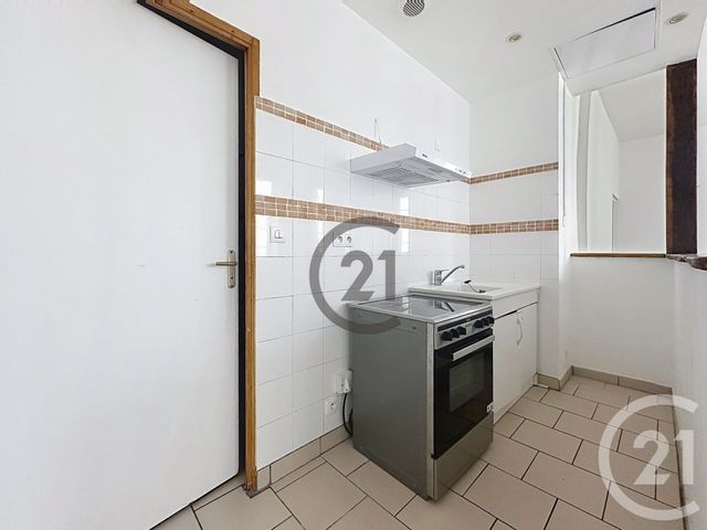 Appartement à louer - 2 pièces - 46.26 m2 - VILLENEUVE SUR YONNE - 89 - BOURGOGNE - Century 21 Martinot Immobilier