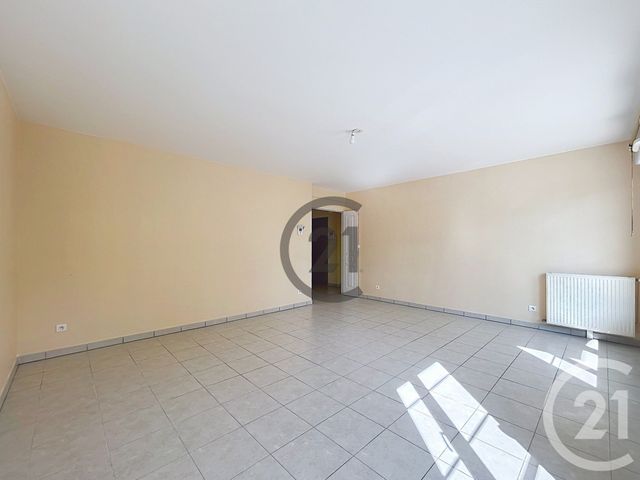 Appartement F3 à louer - 3 pièces - 73.0 m2 - SENS - 89 - BOURGOGNE - Century 21 Martinot Immobilier
