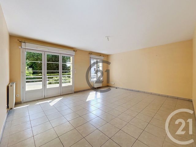Appartement F3 à louer - 3 pièces - 73.0 m2 - SENS - 89 - BOURGOGNE - Century 21 Martinot Immobilier