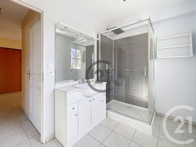 Appartement F3 à louer - 3 pièces - 73.0 m2 - SENS - 89 - BOURGOGNE - Century 21 Martinot Immobilier