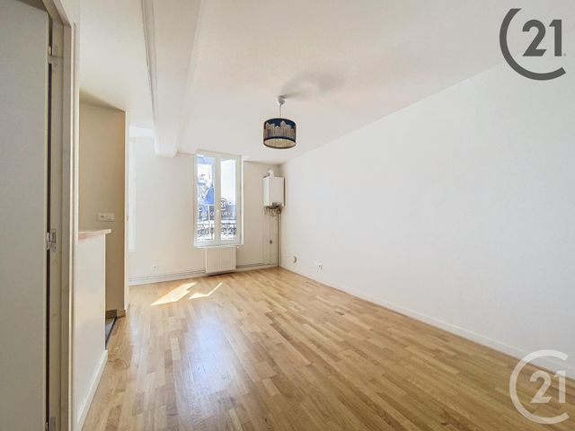 Appartement F1 à louer - 1 pièce - 27.5 m2 - SENS - 89 - BOURGOGNE - Century 21 Martinot Immobilier