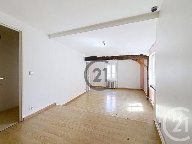 Appartement à louer - 2 pièces - 59.0 m2 - ST JULIEN DU SAULT - 89 - BOURGOGNE - Century 21 Martinot Immobilier