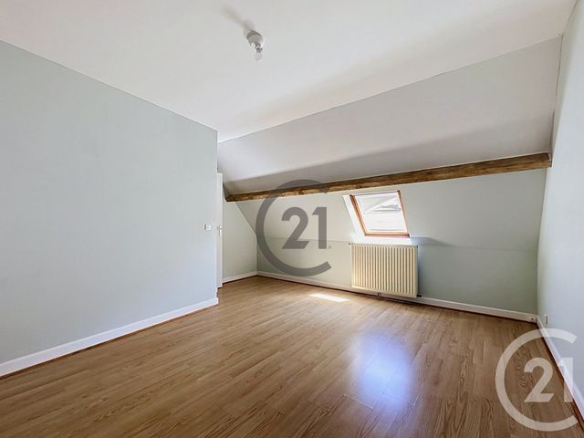 Appartement à louer - 2 pièces - 59.0 m2 - ST JULIEN DU SAULT - 89 - BOURGOGNE - Century 21 Martinot Immobilier
