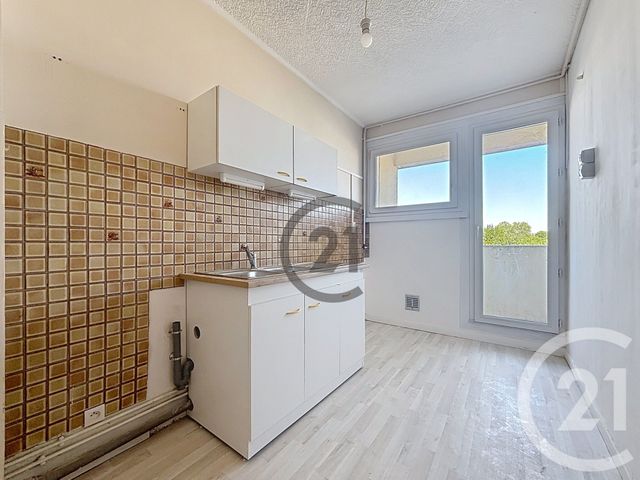 Appartement F2 à louer - 2 pièces - 51.0 m2 - SENS - 89 - BOURGOGNE - Century 21 Martinot Immobilier
