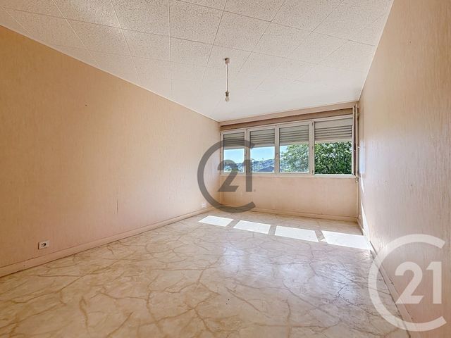 Appartement F2 à louer - 2 pièces - 51.0 m2 - SENS - 89 - BOURGOGNE - Century 21 Martinot Immobilier