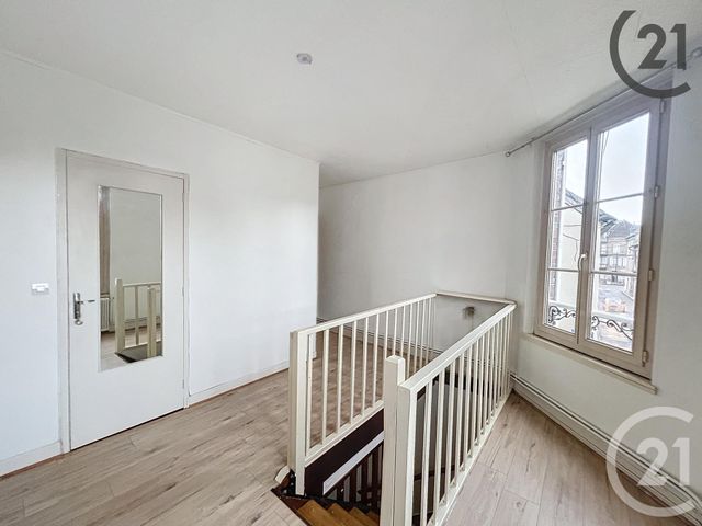 Appartement F3 à louer - 3 pièces - 76.1 m2 - VILLENEUVE SUR YONNE - 89 - BOURGOGNE - Century 21 Martinot Immobilier