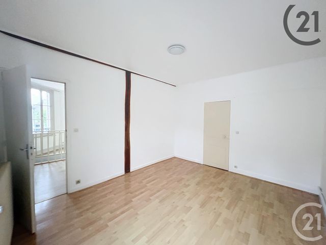 Appartement F3 à louer - 3 pièces - 76.1 m2 - VILLENEUVE SUR YONNE - 89 - BOURGOGNE - Century 21 Martinot Immobilier