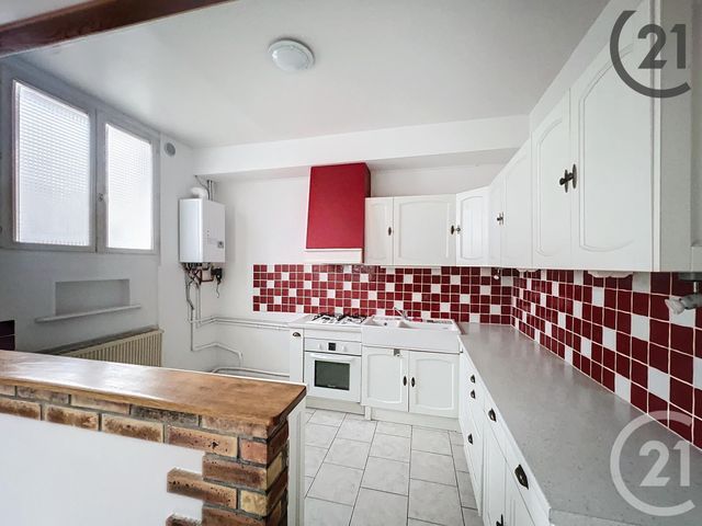 Appartement F3 à louer - 3 pièces - 76.1 m2 - VILLENEUVE SUR YONNE - 89 - BOURGOGNE - Century 21 Martinot Immobilier