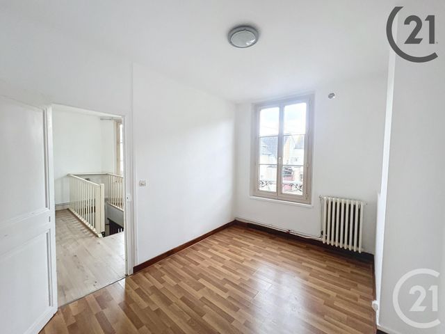 Appartement F3 à louer - 3 pièces - 76.1 m2 - VILLENEUVE SUR YONNE - 89 - BOURGOGNE - Century 21 Martinot Immobilier