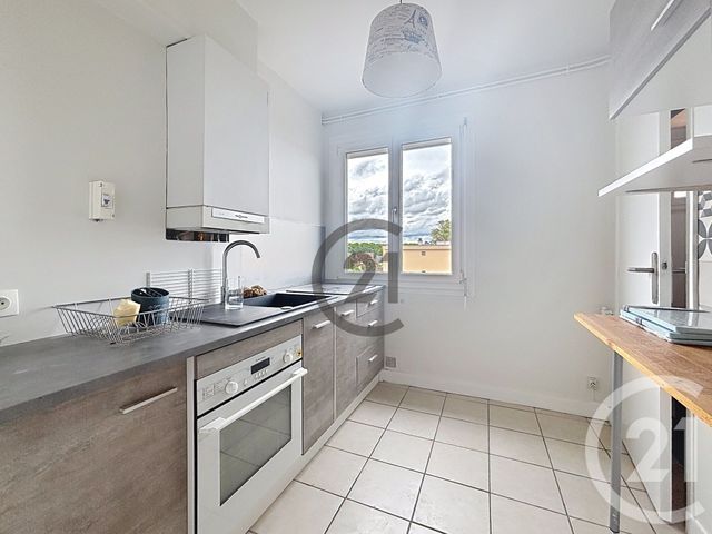 Appartement F3 à louer - 3 pièces - 59.44 m2 - SENS - 89 - BOURGOGNE - Century 21 Martinot Immobilier