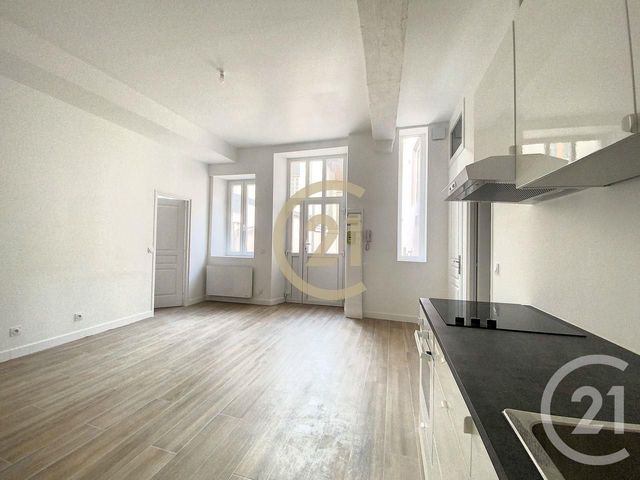 Appartement F2 à louer - 2 pièces - 45.0 m2 - SENS - 89 - BOURGOGNE - Century 21 Martinot Immobilier