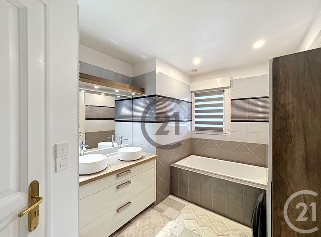 maison à vendre - 7 pièces - 163.0 m2 - ST MARTIN DU TERTRE - 89 - BOURGOGNE - Century 21 Martinot Immobilier