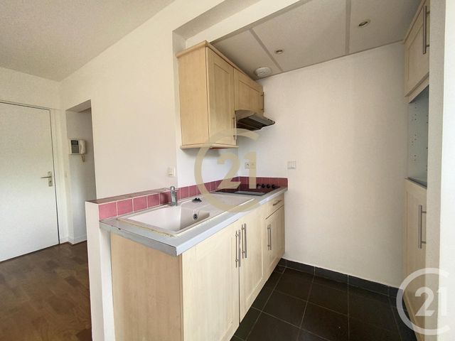 Appartement F2 à louer - 2 pièces - 36.0 m2 - SENS - 89 - BOURGOGNE - Century 21 Martinot Immobilier