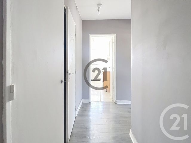 Appartement F2 à louer - 2 pièces - 42.0 m2 - SENS - 89 - BOURGOGNE - Century 21 Martinot Immobilier