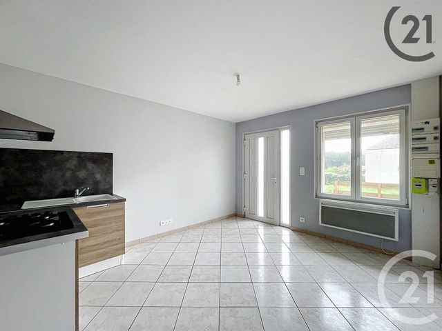 Appartement à louer - 2 pièces - 33.0 m2 - PONT SUR YONNE - 89 - BOURGOGNE - Century 21 Martinot Immobilier