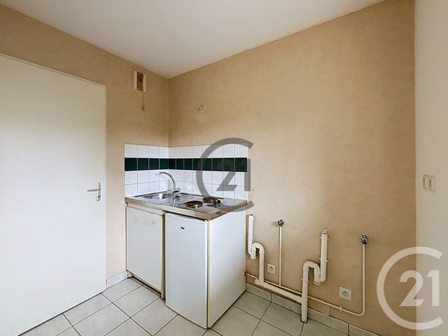 Appartement F2 à louer - 2 pièces - 47.0 m2 - VILLENEUVE SUR YONNE - 89 - BOURGOGNE - Century 21 Martinot Immobilier